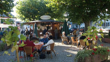 Weinprobierstand am Marktplatz | © Stadt Rüdesheim