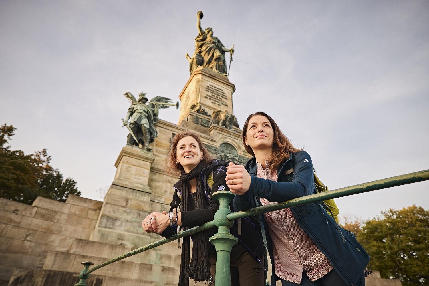 Wandern zum Niederwalddenkmal | © Marco Rothbrust-Romantischer Rhein Tourismus GmbH