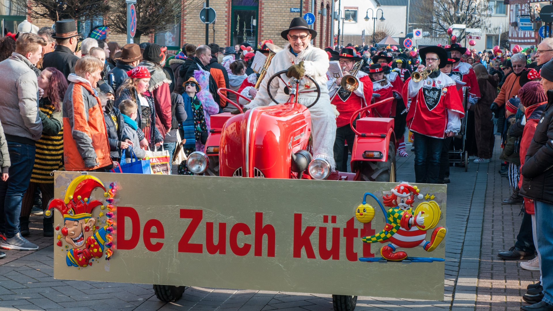 Karnevalsumzug im Mühlheim-Kärlich | © Jörg Niepagen / Rheinland-Pfalz Tourismus GmbH