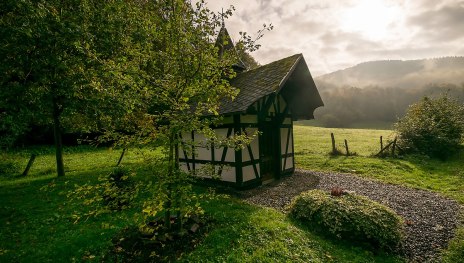 Die Mutter Rosa Kapelle im Fockenbachtal | © Andreas Pacek, Touristik-Verband Wiedtal e.V.