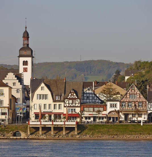 Blick auf die Rheinpromenade | © Marco Rothbrust