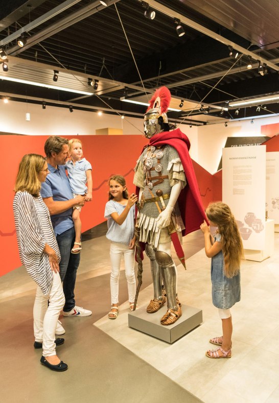 Ausstellung in der RömerWelt | © Dominik Ketz/Rheinland-Pfalz Tourismus GmbH