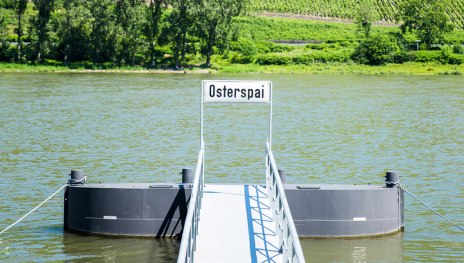Ship landing stage in Osterspai | © Henry Tornow