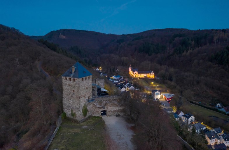 Burg Sayn am Abend | © Andreas Pacek