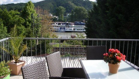 Terrasse mit Rheinblick | © Hiltrud Evertz