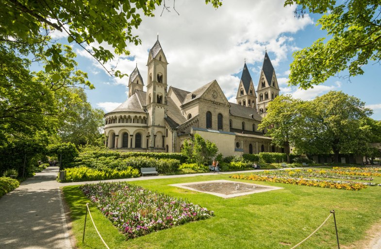 Blumenhof und Basilika | © Koblenz-Touristik GmbH / Dominik Ketz