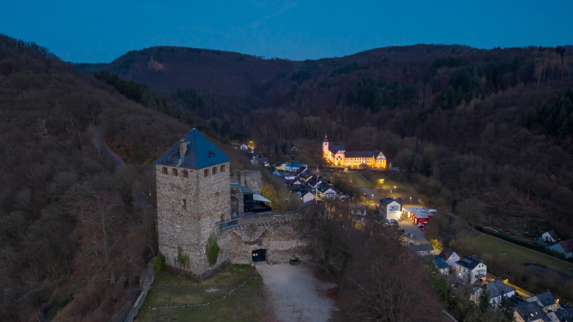 Burg Sayn am Abend | © Andreas Pacek