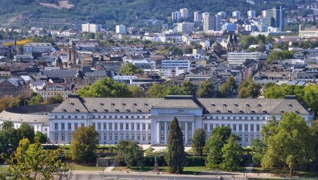 Schloss mit Schlossstufen | © Koblenz Touristik GmbH / Johannes Bruchhof