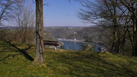 Aussichtsplatz mit Ruhebank | © Bernhard Vogt