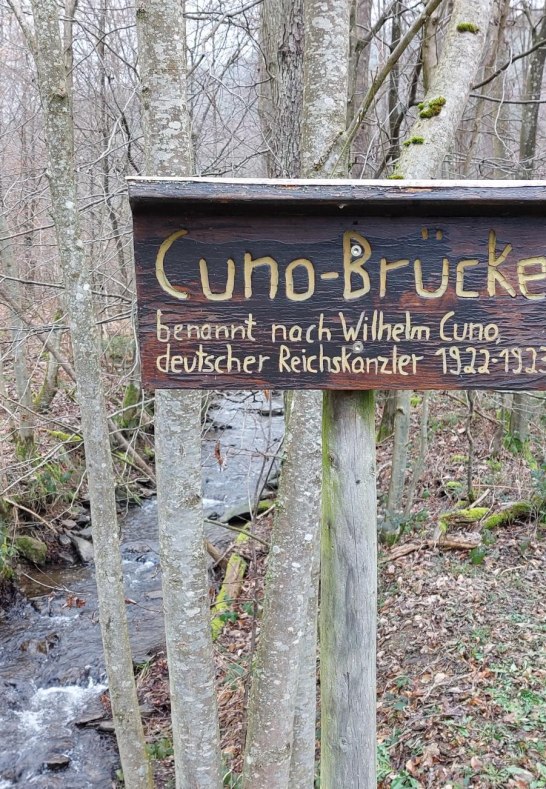 Brückenschild am Niederbach | © T. Biersch