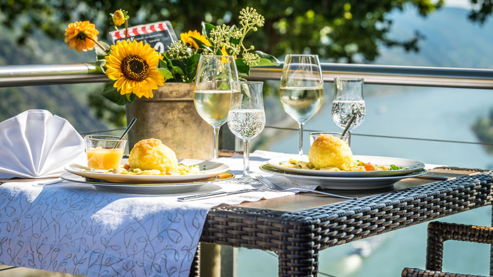 Sommerliches kulinarisches Vergnügen | © Dominik Ketz/Rheinland-Pfalz Tourismus GmbH