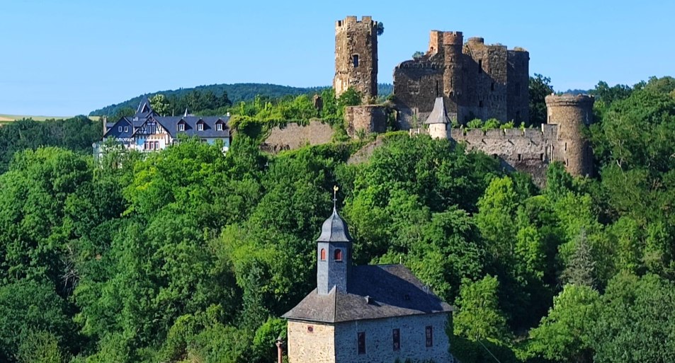 Burg und Kapelle | © Ulrike Dallmann