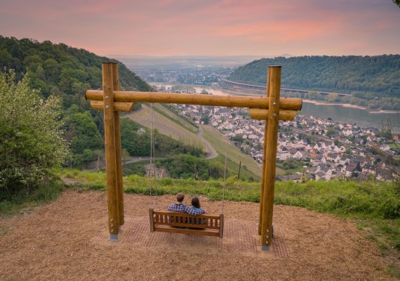 Weinbergschaukel bei Sonnenuntergang | © Andreas Pacek, fototour-deutschland.de