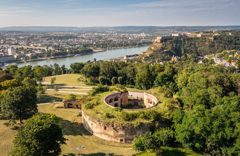 Fort Asterstein mit Festung im Hintergrund | © Koblenz-Touristik GmbH / Dominik Ketz