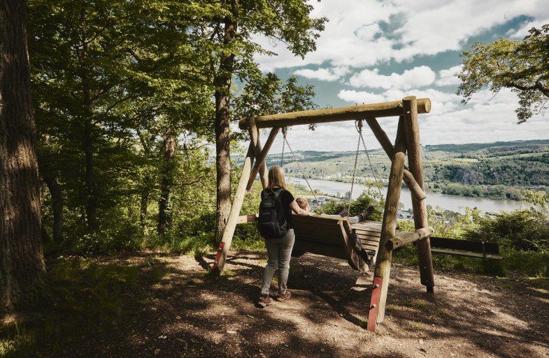 Schaukel im Sommer | © Marco Rothbrust/Romantischer Rhein Tourismus GmbH